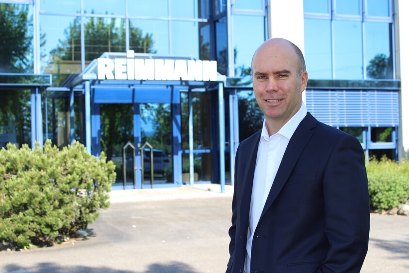 Deak_vor_GebäudeIMG_1651